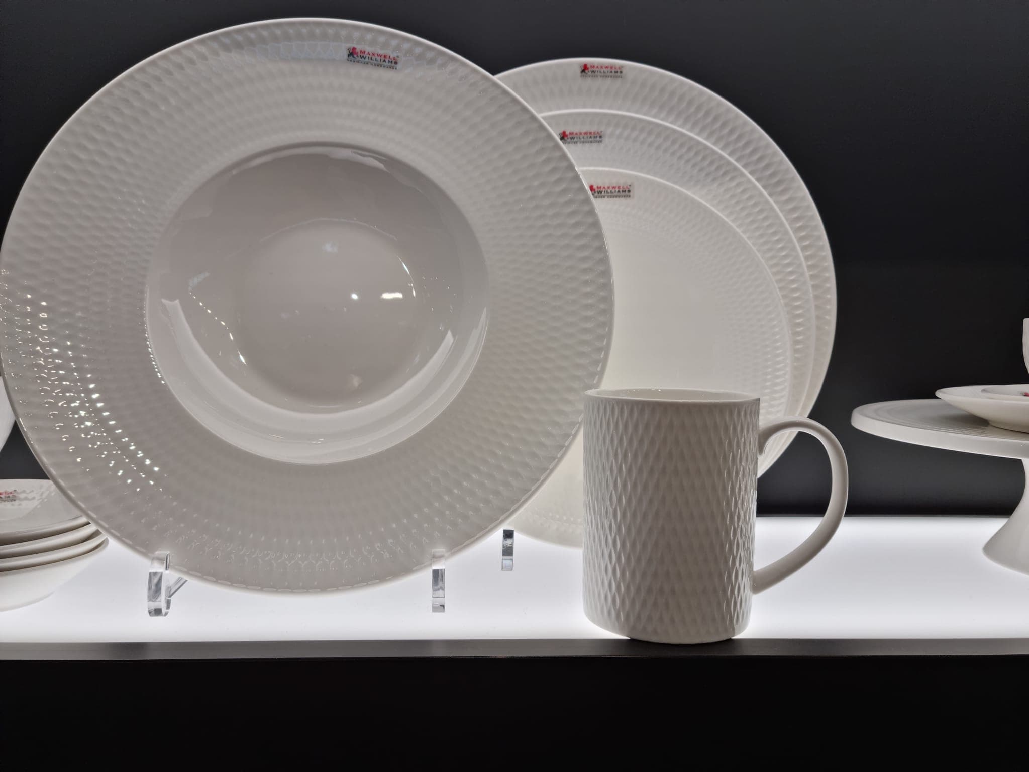 Maxwell & Williams Porzellangeschirr in Wels